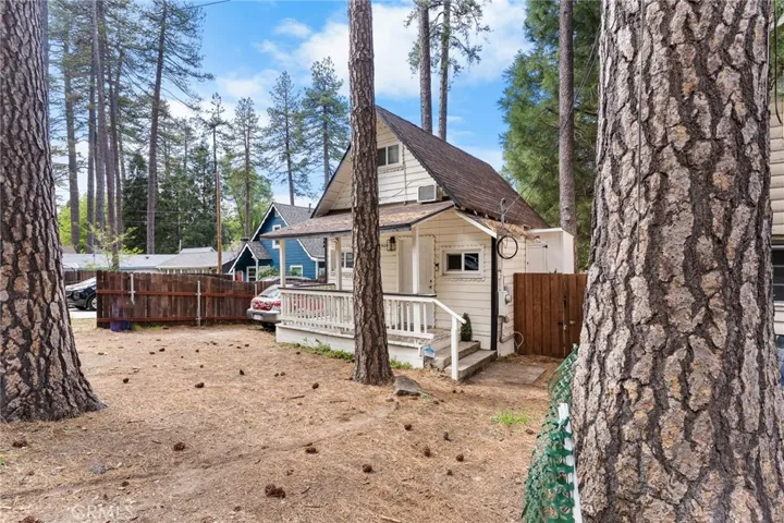 22904 Waters, Crestline, California 92325