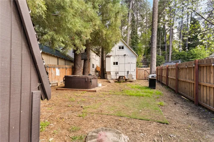 22904 Waters, Crestline, California 92325
