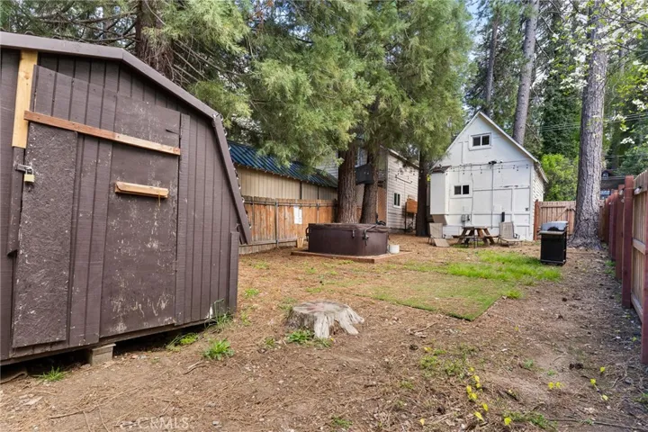 22904 Waters, Crestline, California 92325