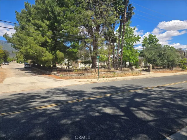 Side road access to rear