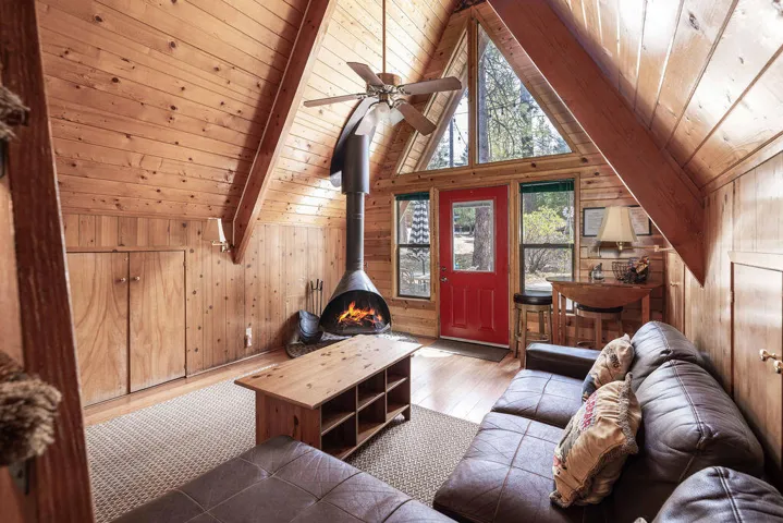 Livingroom1-