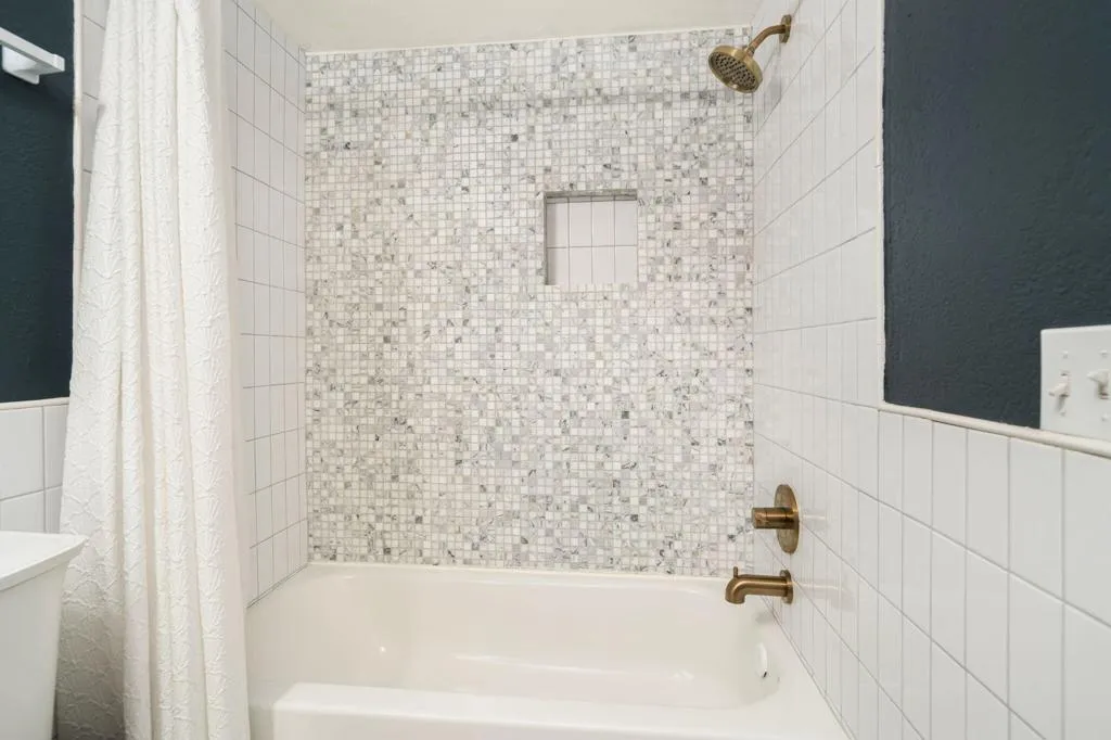 53-web-or-mls-SNWoodHaven_OPMG_0426_053