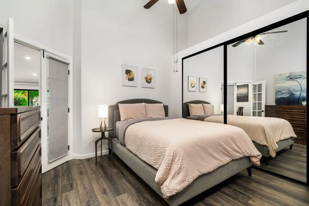51-web-or-mls-SNWoodHaven_OPMG_0426_051