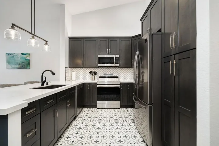 40-web-or-mls-SNWoodHaven_OPMG_0426_040