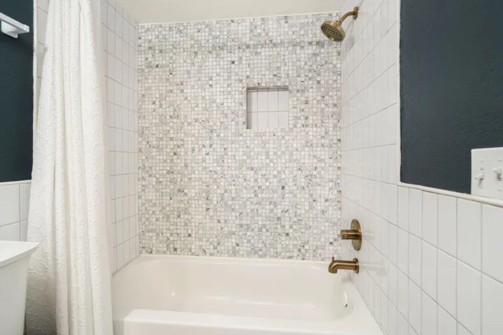 53-web-or-mls-SNWoodHaven_OPMG_0426_053