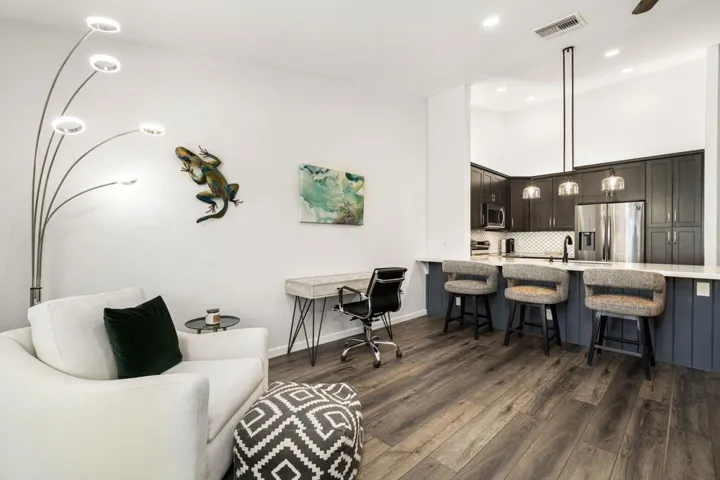 37-web-or-mls-SNWoodHaven_OPMG_0426_037
