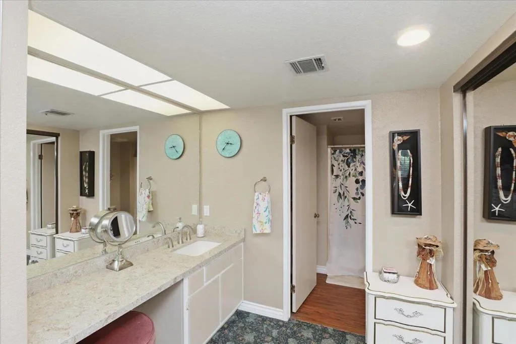 24-Bathroom