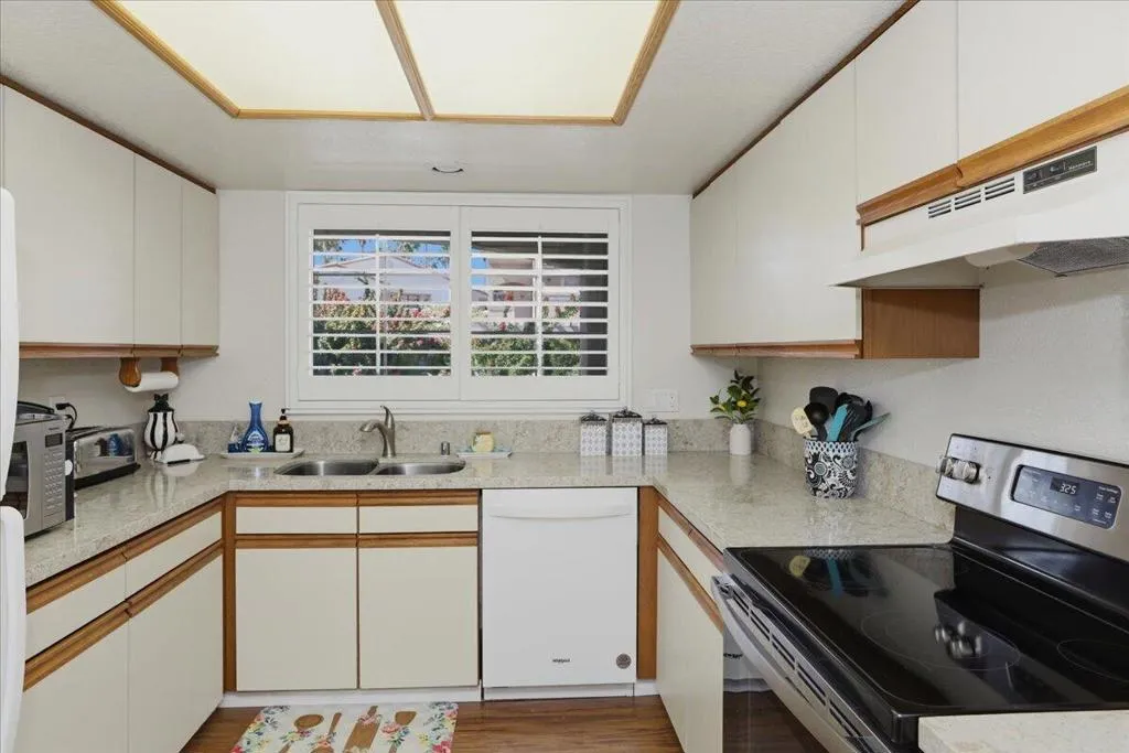 17-Kitchen
