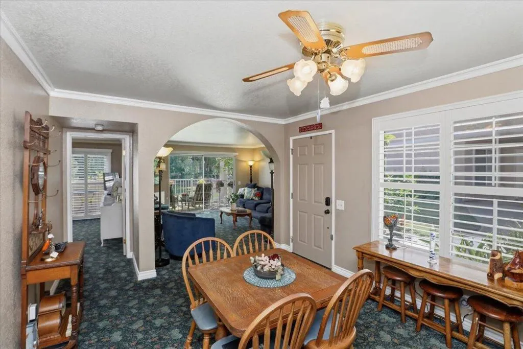 11-Dining Area