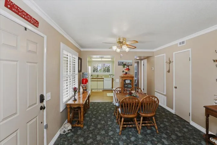 10-Dining Area