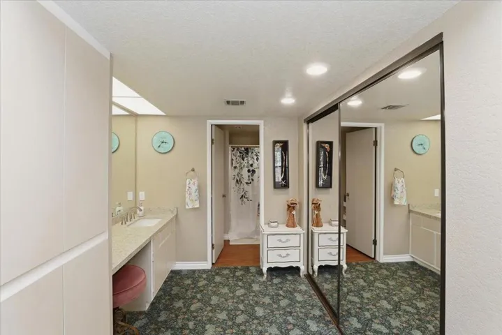 23-Bathroom