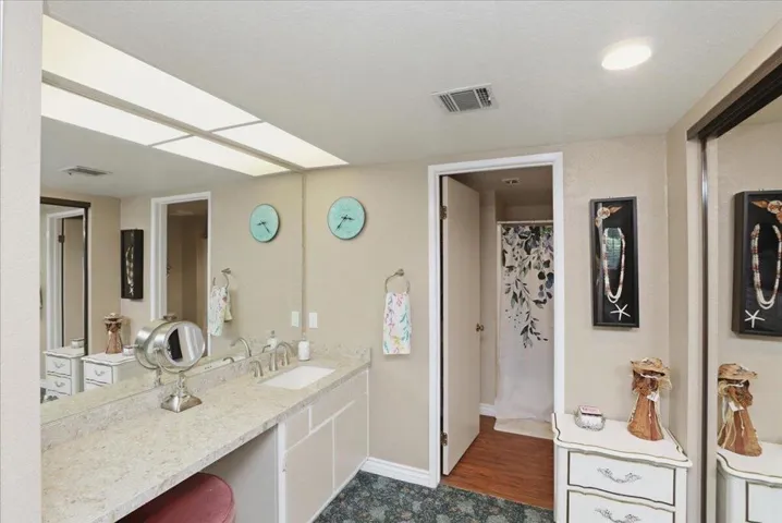 24-Bathroom
