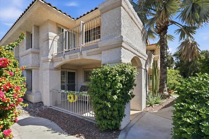08-Property View