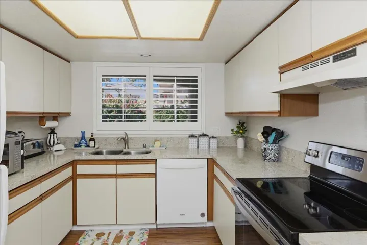 17-Kitchen