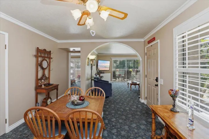12-Dining Area
