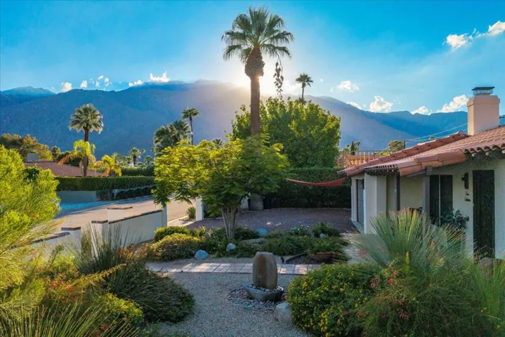 Front Yard Mountain View