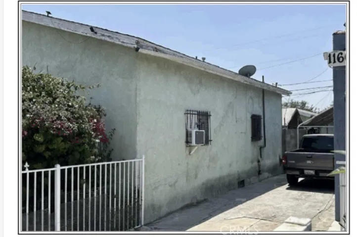 1202 E 76th, Los Angeles, California 90001