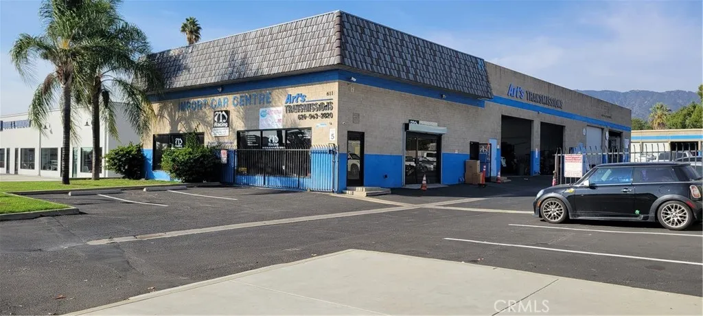 611 E Route 66