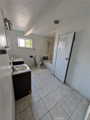 Bottom Unit Bath