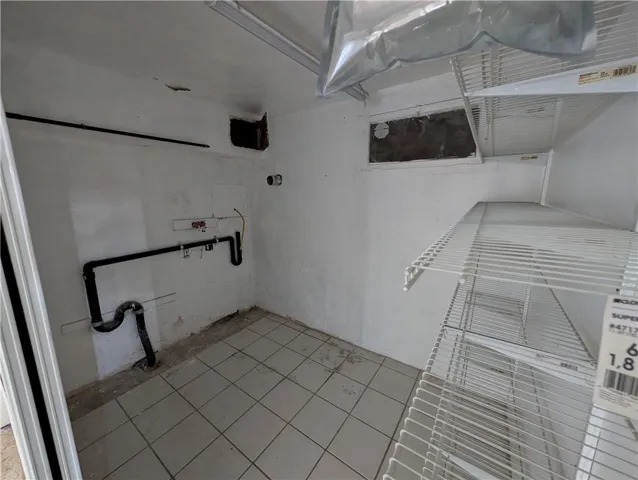 Bottom Unit Laundry/storage