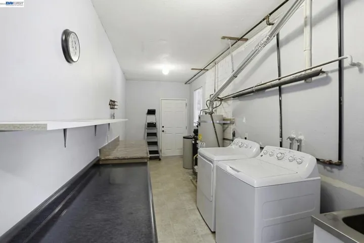 Large Indoor Laundry Room