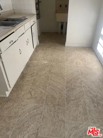 107 W 84th Place, Los Angeles, California 90003