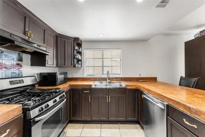 2601 Dixie Street, Rosamond, California 93560
