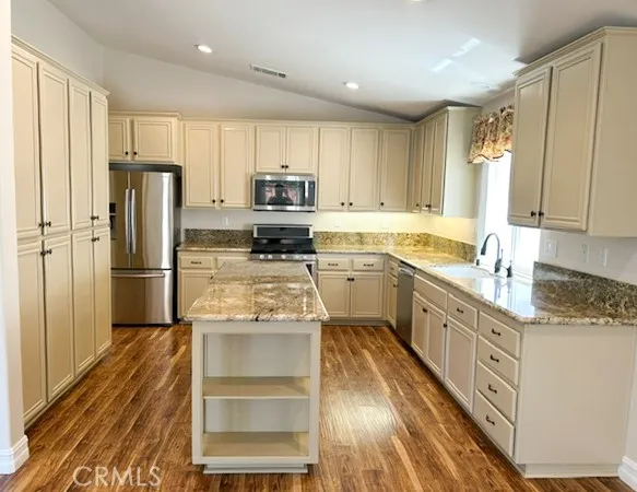 Kitchen with island