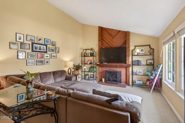 6-web-or-mls-Upmarket Media-1570Burn019