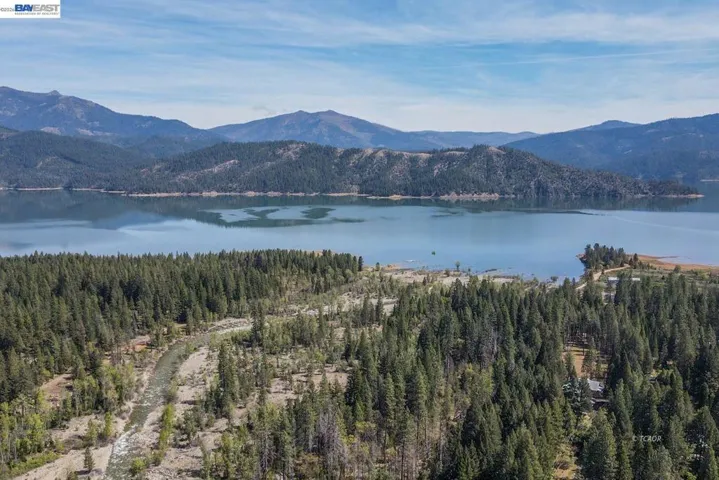 171 Airport Rd, Trinity Center, California 96091