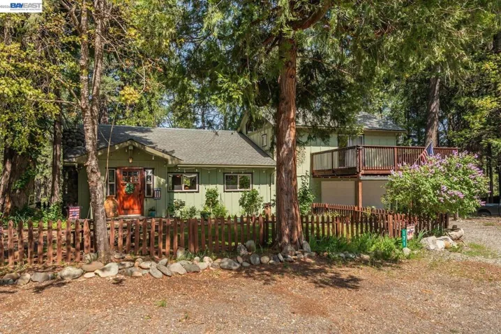 171 Airport Rd, Trinity Center, California 96091