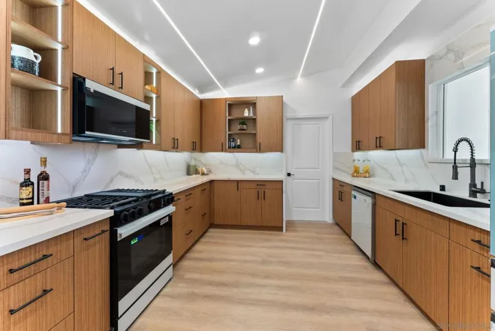 2729 Gobat Avenue, San Diego, California 92122