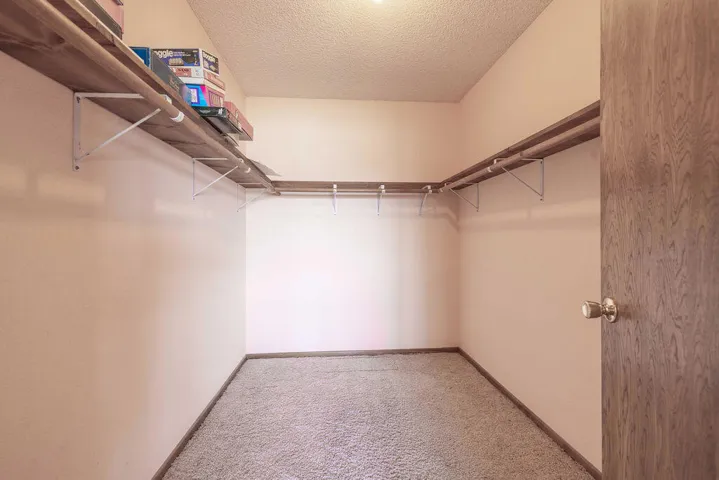1stBedroom4-8340