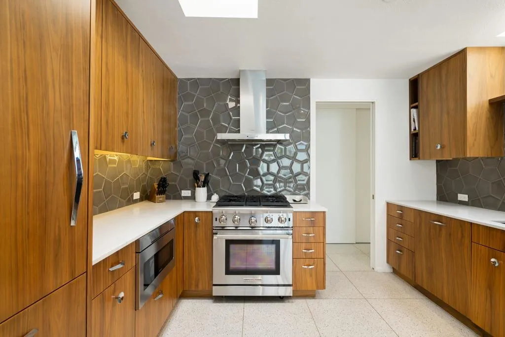 25-web-or-mls-NLElPaseo_2022_025