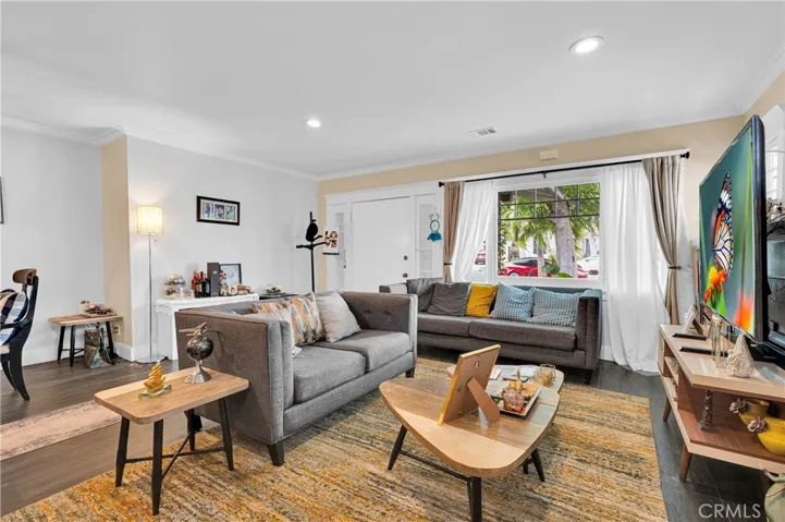 228 S El Molino, Alhambra, California 91801