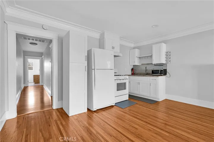 228 S El Molino, Alhambra, California 91801