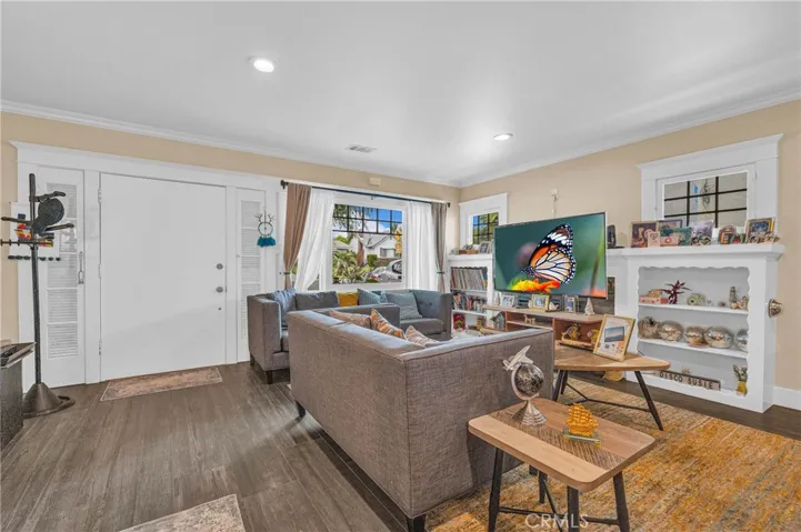 228 S El Molino, Alhambra, California 91801
