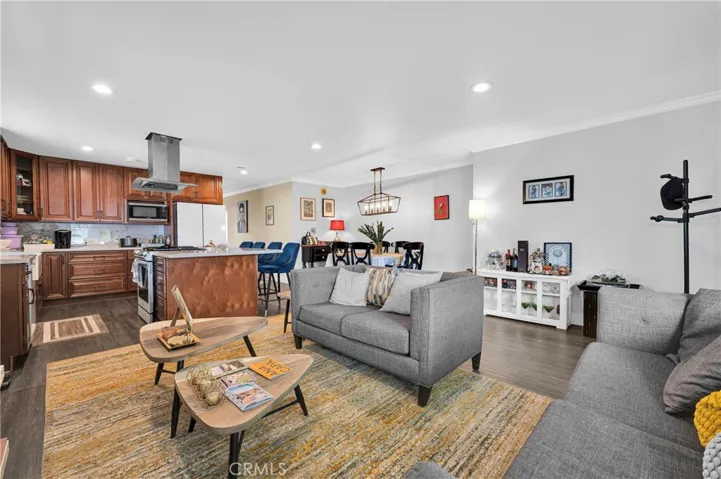 228 S El Molino, Alhambra, California 91801