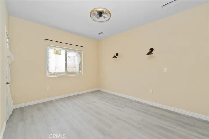 15688 Kingswood, Victorville, California 92392