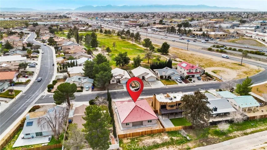 15688 Kingswood, Victorville, California 92392