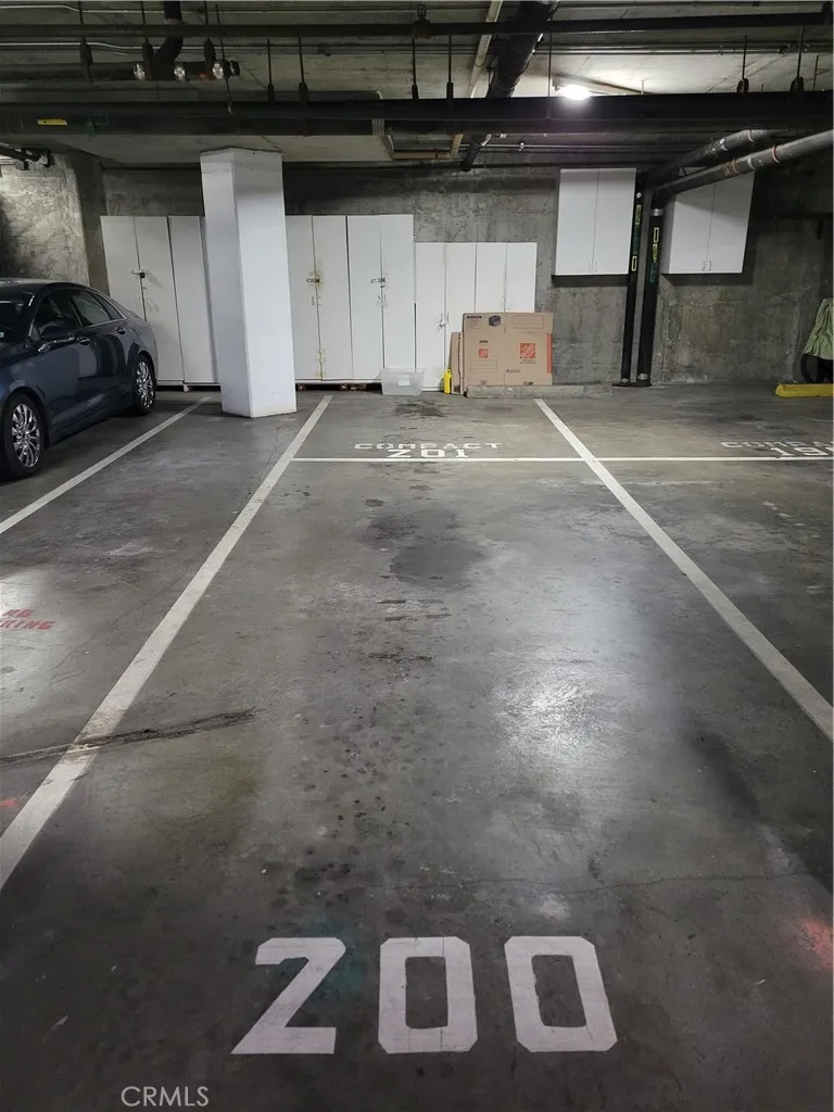 Tandem Parking for 2 cars