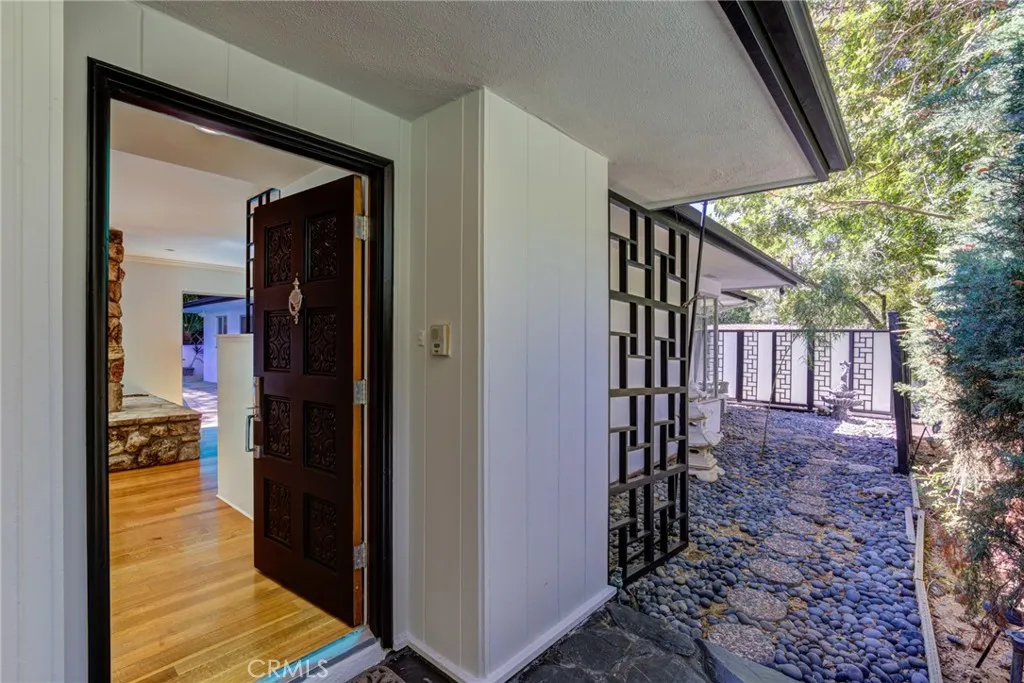 2740 Hutton Drive, Beverly Hills, California 90210 — photo 4