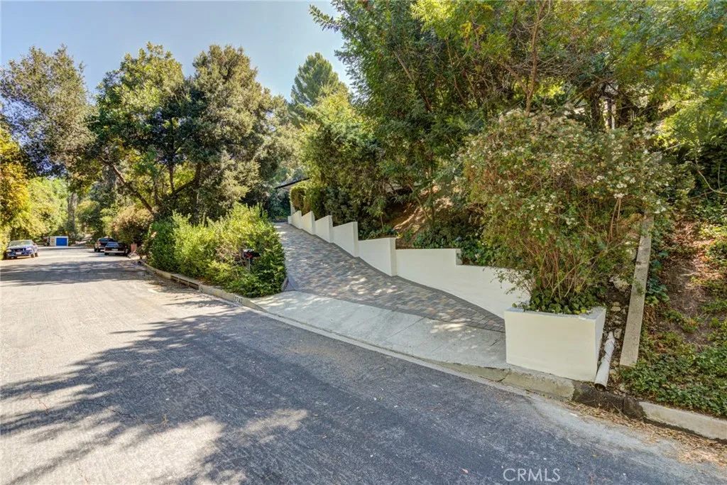 2740 Hutton Dr