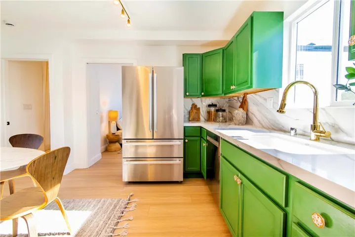 10816 Calvert, North Hollywood, California 91606
