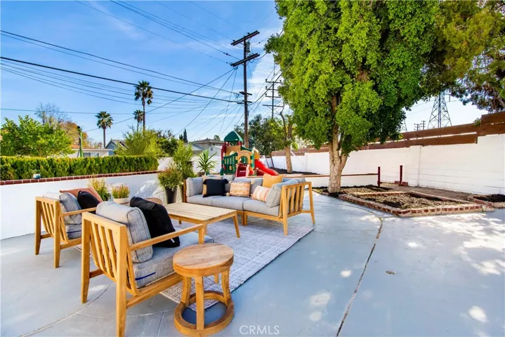 10816 Calvert, North Hollywood, California 91606