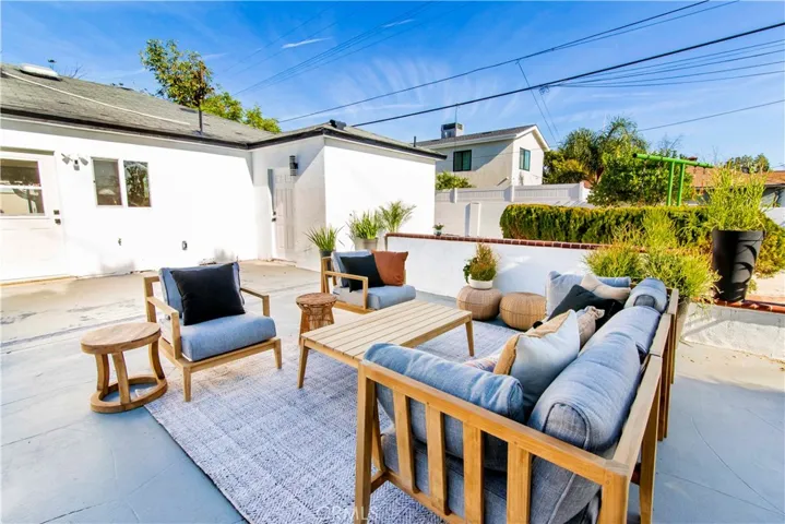 10816 Calvert, North Hollywood, California 91606