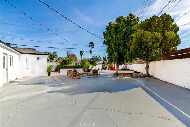 10816 Calvert, North Hollywood, California 91606