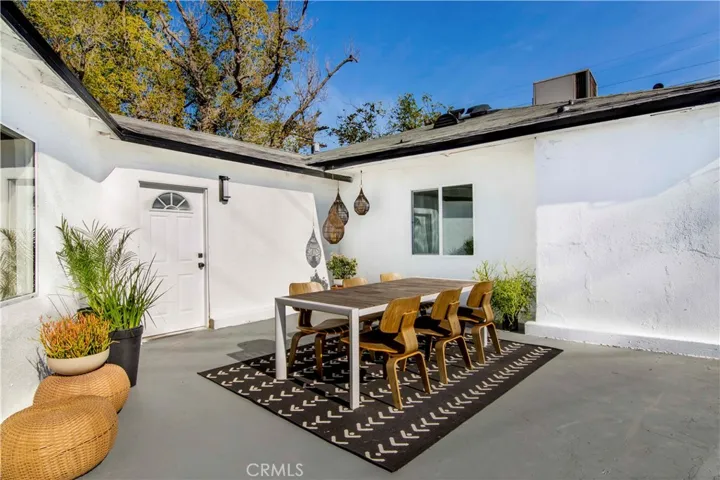 10816 Calvert, North Hollywood, California 91606
