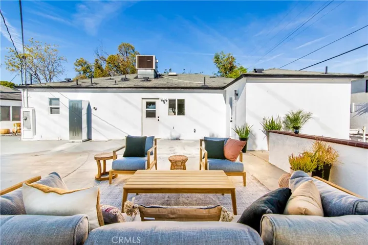 10816 Calvert, North Hollywood, California 91606