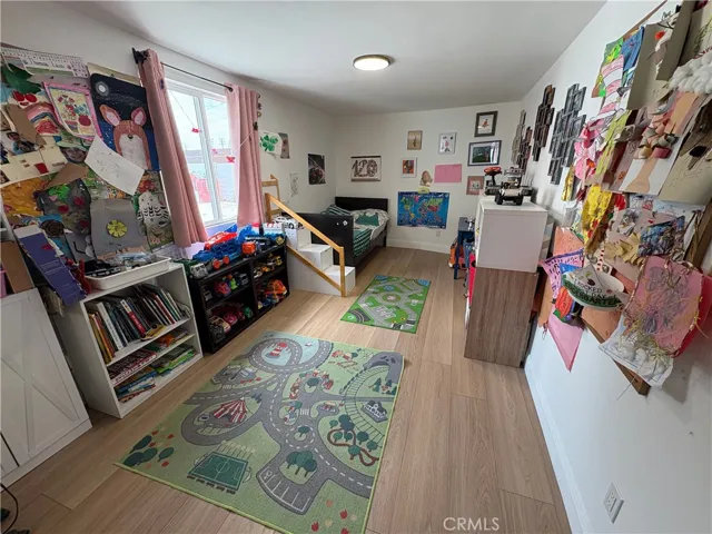 10816 Calvert, North Hollywood, California 91606